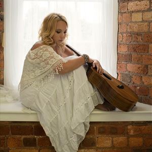 Chantel McGregor (acoustic) Chantel McGregor (acoustic)