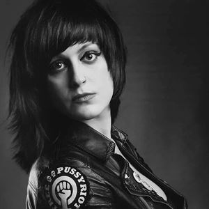 Louise Distras Louise Distras