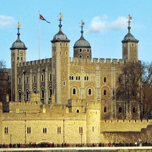 Hop On Hop Off London Bus Tour - 24hrs Ticket & Tower of London Hop On Hop Off London Bus Tour - 24hrs Ticket & Tower of London