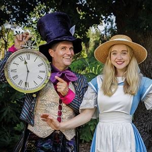 Alice In Wonderland In Kew Gardens Alice In Wonderland In Kew Gardens