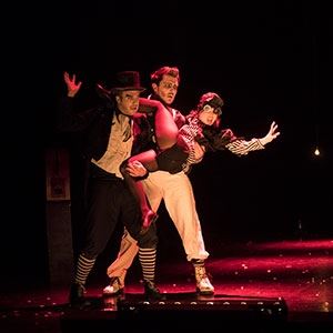 ARLEQUIN POLI PAR L'AMOUR ARLEQUIN POLI PAR L'AMOUR