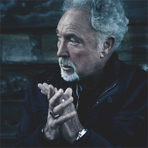 Coach + Tom Jones At Newmarket Races - North Essex Coach + Tom Jones At Newmarket Races - North Essex
