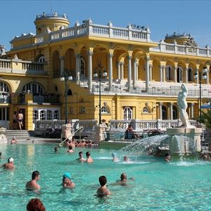 Dinner cruise and Bath entry in Budapest