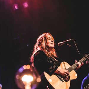 GRETCHEN PETERS GRETCHEN PETERS