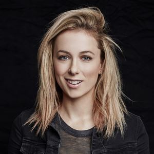 Iliza: Fluent in English Iliza: Fluent in English