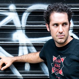 Mishka Shubaly Storyteller/CultSongwriter/SmartAss Mishka Shubaly Storyteller/CultSongwriter/SmartAss