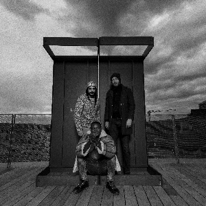 ERRATIC BATTING: AVALANCHE KAITO (BE) + SUPPORT