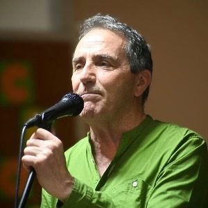 3awd (Bryn Fôn, Mered Morris a Lleucu Gwawr) 3awd (Bryn Fôn, Mered Morris a Lleucu Gwawr)
