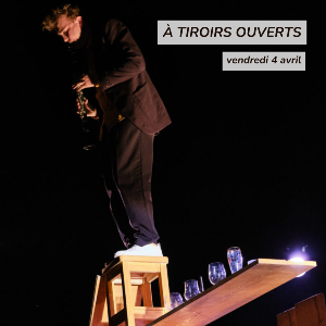 A tiroirs ouverts