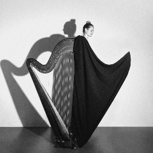 Esther Swift - Scottish Harpist and Singer Esther Swift - Scottish Harpist and Singer