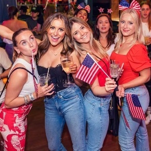 July 4 Bar Crawl London