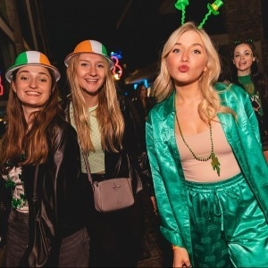 LONDON'S BIGGEST DAYTIME ST. PATRICK'S BAR CRAWL +