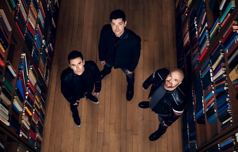 ?TALES FROM THE SCRIPT' GOES STRAIGHT TO #1 ON THE OFFICIAL UK ALBUMS CHART