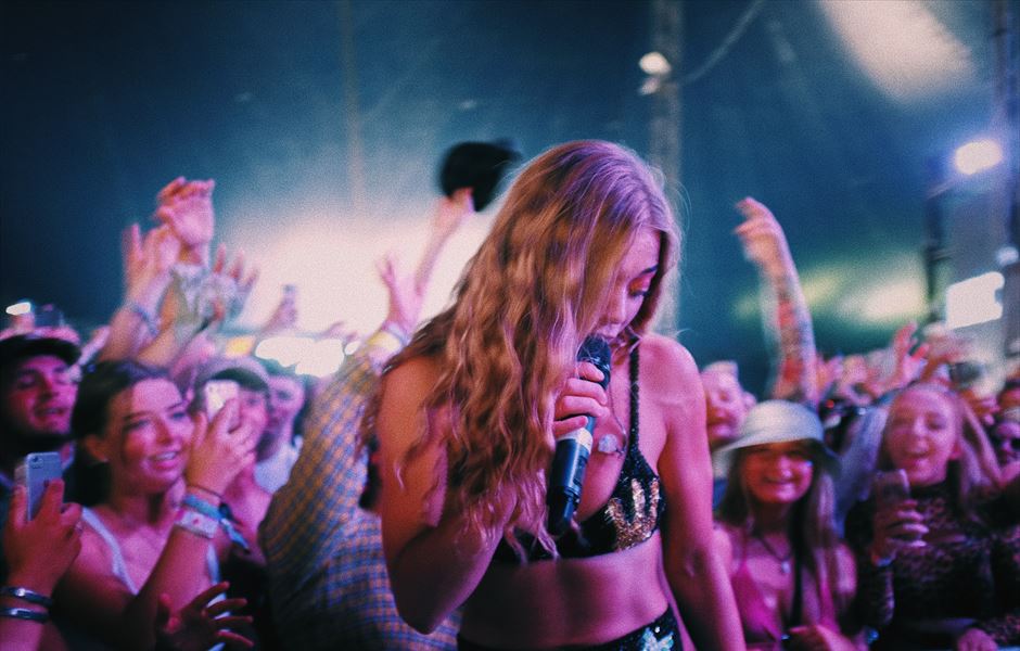 BECKY HILL ANNOUNCES NEW UK TOUR DATES FOR 2020