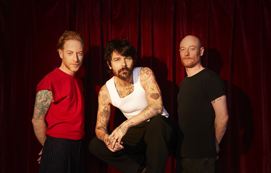 BIFFY CLYRO ANNOUNCE THEIR BIGGEST HEADLINE SHOW TO DATE NEXT YEAR AT FINSBURY PARK