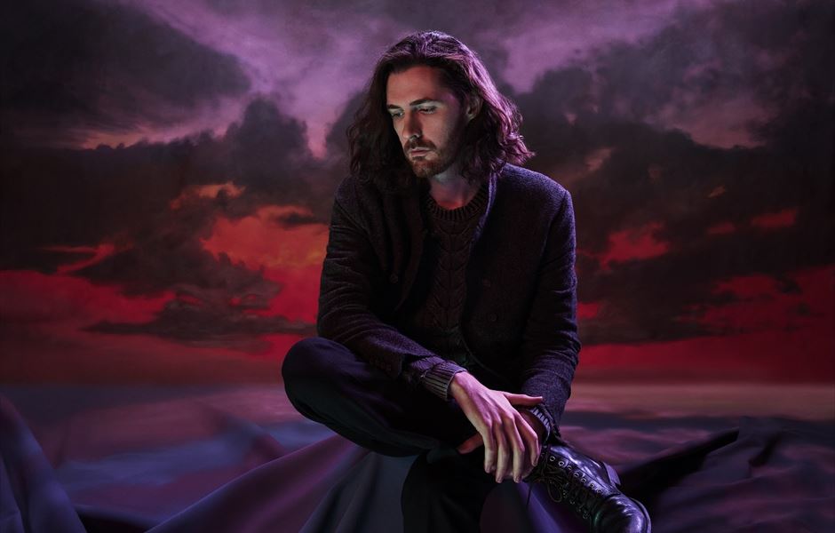 HOZIER ANNOUNCES HUGE UK TOUR AND SUMMER LIVE DATES FOR 2023