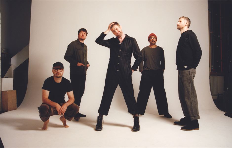 KAISER CHIEFS TO CELEBRATE TWENTY YEARS OF 'EMPLOYMENT' WITH HUGE HOMETOWN SHOW