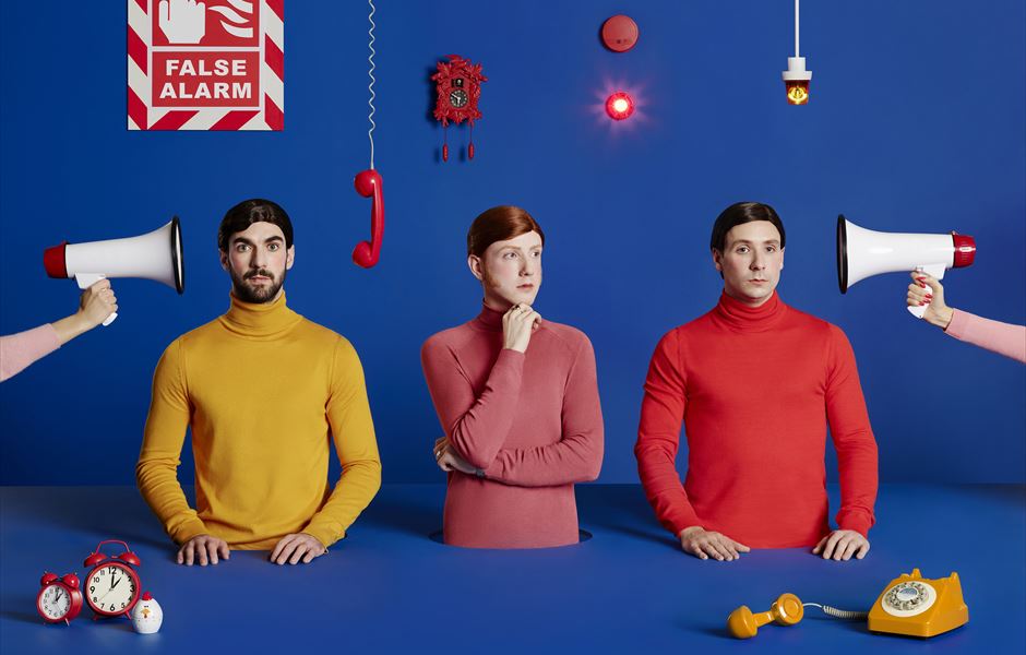 TWO DOOR CINEMA CLUB  ANNOUNCE UK ARENA TOUR