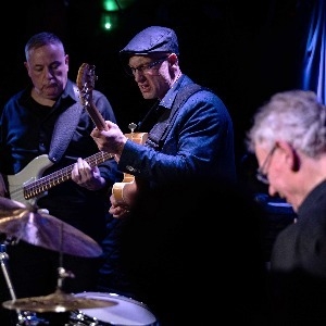 Pete Roth Trio feat Bill Bruford