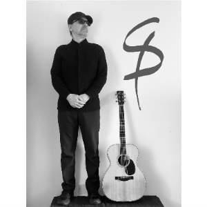 Kris Dollimore performs Sirkus Post