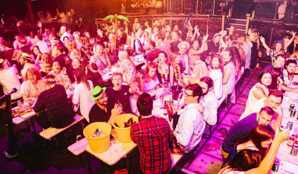SOUNDS FAMILIAR MUSIC QUIZ - XMAS PARTY LEEDS