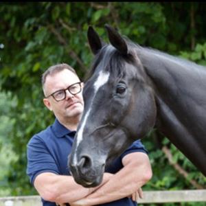 Equine Assisted Psychotherapy : Essential Skills