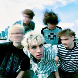 Aqualine + Wellbehaved