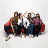 THE UNDERCOVER HIPPY + SUPPORT