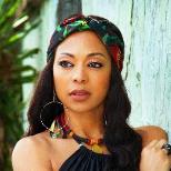 Gladys Knight: Acantha Lang