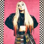 Courtnay Reddy as Avril Lavigne