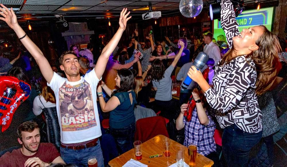 SOUNDS FAMILIAR MUSIC QUIZ - XMAS PARTY NOTTINGHAM