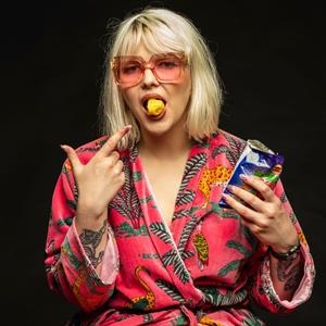 Amelia Bayler & The Snacks: Full Punk Band Gig