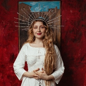 Bebe Cave - CHRISTBRIDE