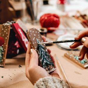 Get Creative with Guided Christmas Crafting