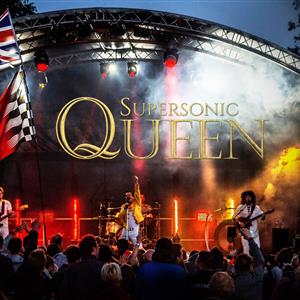 Queen At Christmas - Supersonic Queen
