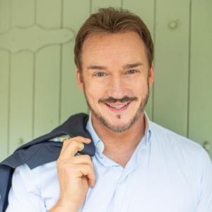 Russell Watson Plus Special Guest: Nancy May