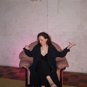 Laura Groves Laura Groves