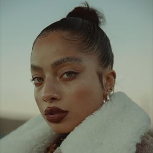 Kiana LedÉ Kiana LedÉ