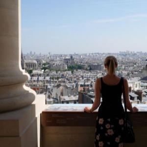 LE PANTHÉON, DE LA CRYPTE AU DÔME, à 229 marches LE PANTHÉON, DE LA CRYPTE AU DÔME, à 229 marches