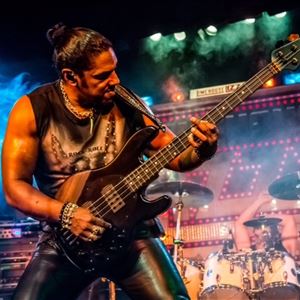 Limehouse Lizzy Live at Strings Bar & Venue