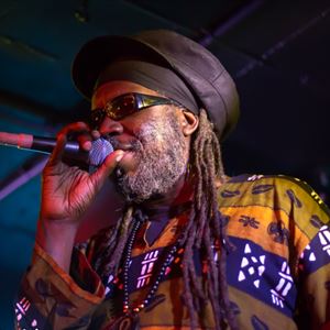 Macka B & The Roots Ragga Band // Ruddocks Om Macka B & The Roots Ragga Band // Ruddocks Om