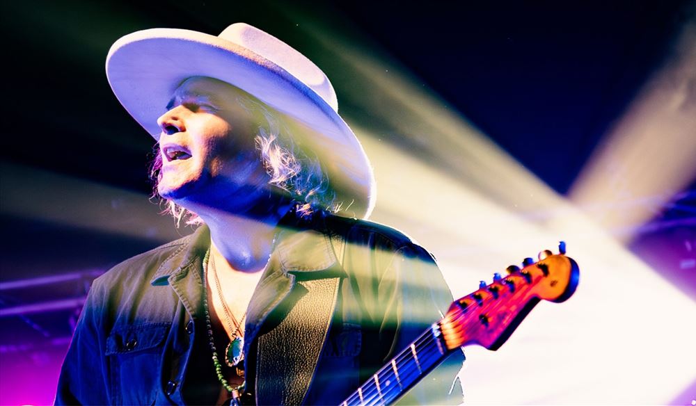 Philip Sayce + Special Guest Troy Redfern