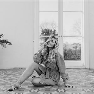 Samantha Harvey Samantha Harvey