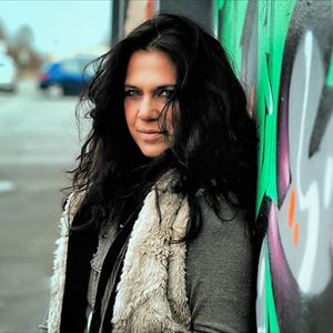 Sari Schorr @ The Crown Sari Schorr @ The Crown