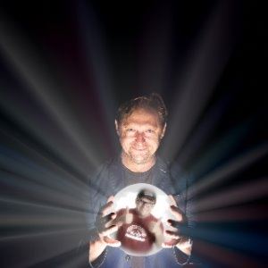 Tom Binns: The Psychic Comedium Tom Binns: The Psychic Comedium