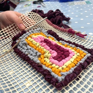 140-Locker Hooking for Beginners