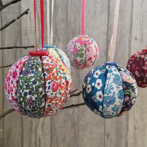 142-No Sew Baubles with Liberty Fabric