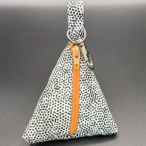 270-Very Cute Zipped Pouch