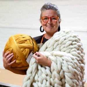 159-Arm Knit Blanket